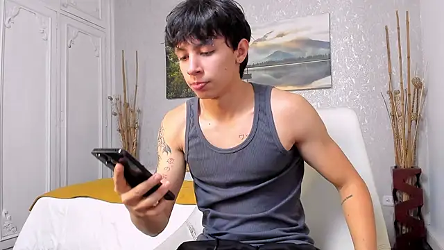 Snapshot of Tyler_durten chatting on November 13, 3:05 am Tyler durten online show from November 13, 3:05 am