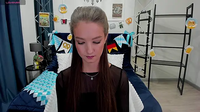 Snapshot of LoraSunnyy chatting on October 1, 8:31 am LoraSunnyy online show from October 1, 8:31 am