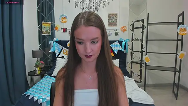 Snapshot of LoraSunnyy chatting on October 2, 7:37 am LoraSunnyy online show from October 2, 7:37 am