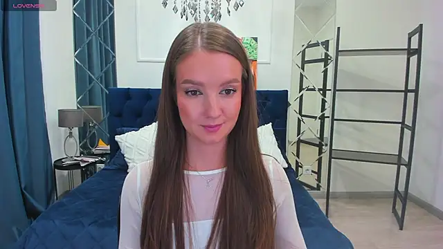 Snapshot of LoraSunnyy chatting on October 8, 8:12 am LoraSunnyy online show from October 8, 8:12 am