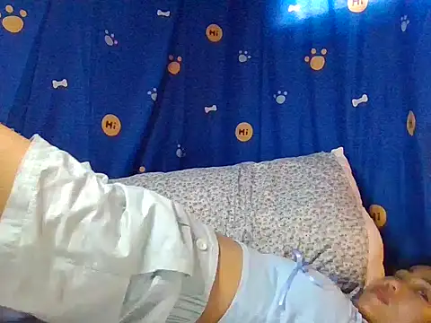 Snapshot of AnnewithanE chatting on December 18, 12:06 am AnnewithanE online show from December 18, 12:06 am