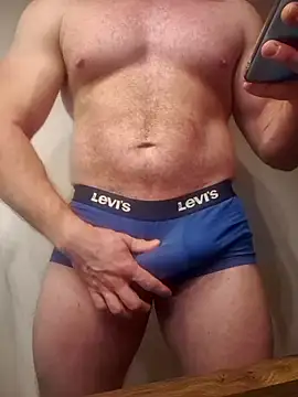 Snapshot of AlphaGymMale chatting on November 16, 1:11 am AlphaGymMale online show from November 16, 1:11 am