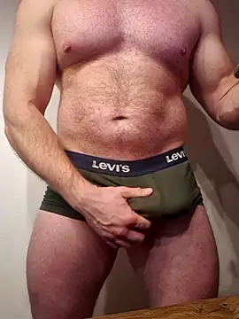 Snapshot of AlphaGymMale chatting on December 15, 1:43 am AlphaGymMale online show from December 15, 1:43 am