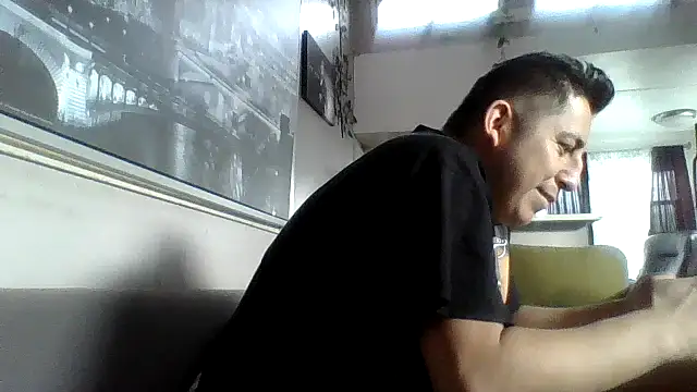 Snapshot of B3toBaby chatting on November 17, 10:48 pm B3toBaby online show from November 17, 10:48 pm