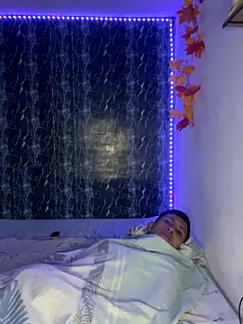 Alejandro BigCock22 online show from September 27, 2:27 am