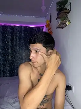 Alejandro BigCock22 online show from October 5, 8:12 am