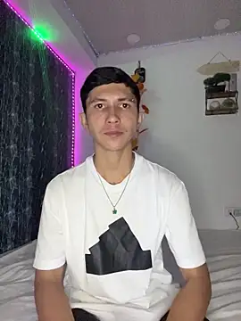 Alejandro BigCock22 online show from October 13, 7:52 am