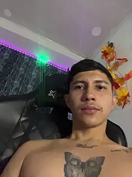 Alejandro BigCock22 online show from October 27, 4:38 am