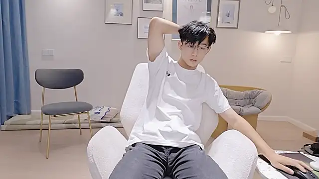 Snapshot of STxuguanhan chatting on September 16, 10:05 am STxuguanhan online show from September 16, 10:05 am