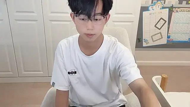 Snapshot of STxuguanhan chatting on September 21, 9:11 am STxuguanhan online show from September 21, 9:11 am