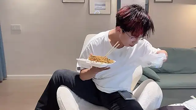 Snapshot of STxuguanhan chatting on October 1, 10:38 pm STxuguanhan online show from October 1, 10:38 pm