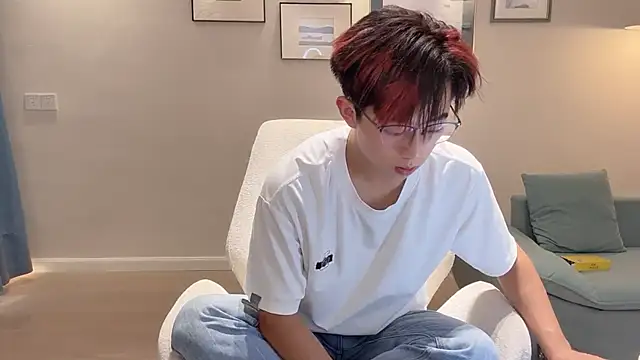 Snapshot of STxuguanhan chatting on October 3, 9:17 am STxuguanhan online show from October 3, 9:17 am