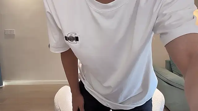 Snapshot of STxuguanhan chatting on October 5, 8:23 am STxuguanhan online show from October 5, 8:23 am