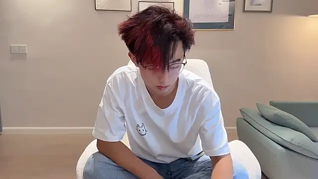 Snapshot of STxuguanhan chatting on October 6, 1:30 pm STxuguanhan online show from October 6, 1:30 pm