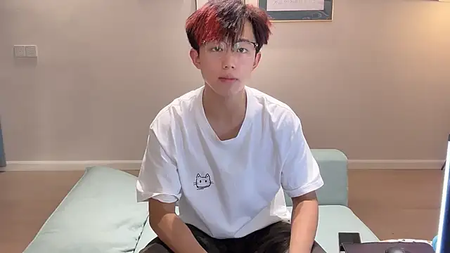 Snapshot of STxuguanhan chatting on October 10, 7:51 am STxuguanhan online show from October 10, 7:51 am