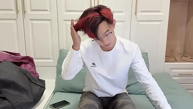 Snapshot of STxuguanhan chatting on October 16, 8:37 am STxuguanhan online show from October 16, 8:37 am