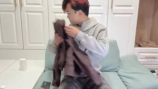 Snapshot of STxuguanhan chatting on October 20, 9:32 am STxuguanhan online show from October 20, 9:32 am