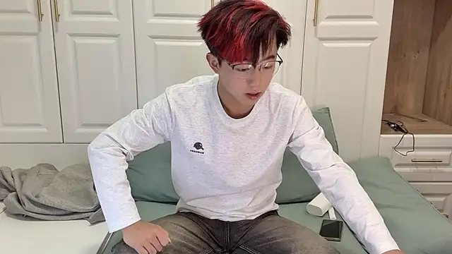 Snapshot of STxuguanhan chatting on October 25, 6:10 am STxuguanhan online show from October 25, 6:10 am