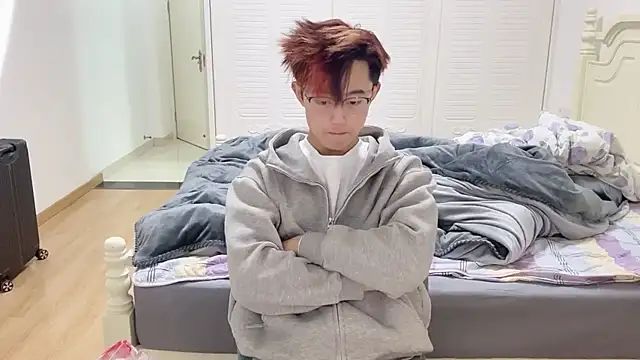 Snapshot of STxuguanhan chatting on November 9, 9:40 am STxuguanhan online show from November 9, 9:40 am