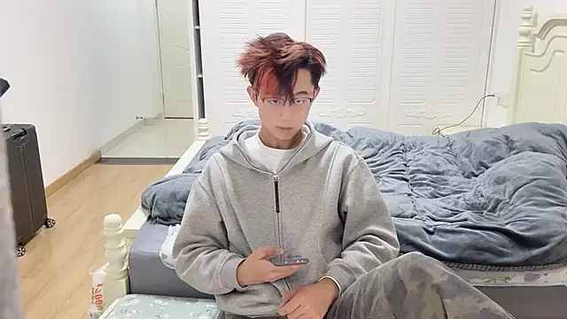 Snapshot of STxuguanhan chatting on November 10, 9:41 am STxuguanhan online show from November 10, 9:41 am