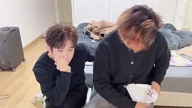 Snapshot of STxuguanhan chatting on November 19, 2:17 pm STxuguanhan online show from November 19, 2:17 pm