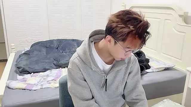 Snapshot of STxuguanhan chatting on November 25, 9:42 am STxuguanhan online show from November 25, 9:42 am