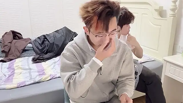 Snapshot of STxuguanhan chatting on November 27, 8:49 am STxuguanhan online show from November 27, 8:49 am