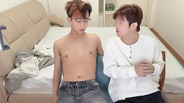 Snapshot of STxuguanhan chatting on November 30, 6:17 am STxuguanhan online show from November 30, 6:17 am