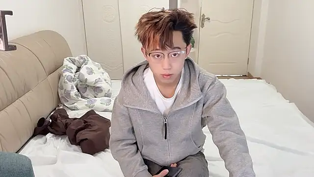 Snapshot of STxuguanhan chatting on December 4, 5:28 am STxuguanhan online show from December 4, 5:28 am