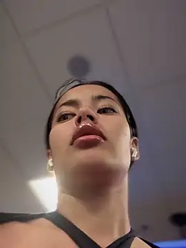 Snapshot of Risky_Workouts chatting on October 18, 1:01 pm Risky Workouts online show from October 18, 1:01 pm