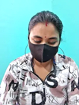 Snapshot of DivyaBhabhi69@xh chatting on May 5, 7:27 am DivyaBhabhi69xh online show from May 5, 7:27 am