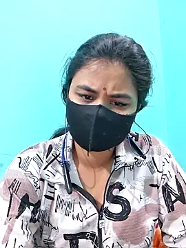 Snapshot of DivyaBhabhi69@xh chatting on May 9, 5:07 pm DivyaBhabhi69xh online show from May 9, 5:07 pm
