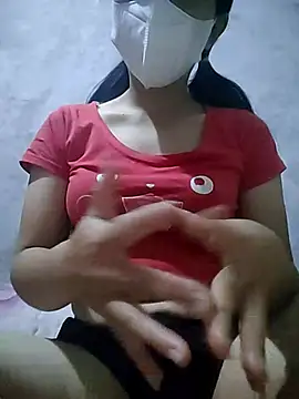 Snapshot of Lilyy-y chatting on October 3, 11:13 pm Lilyy-y online show from October 3, 11:13 pm