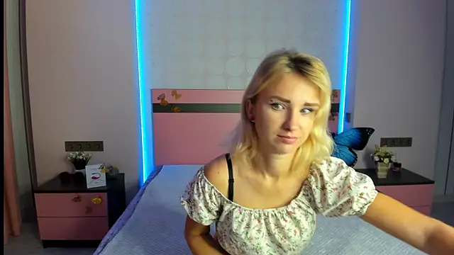 MeryMidnight online show from September 30, 5:45 am