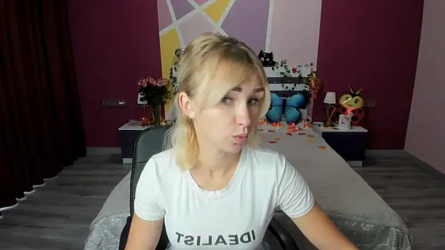 MeryMidnight online show from October 10, 6:01 am