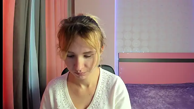 MeryMidnight online show from December 5, 6:55 am