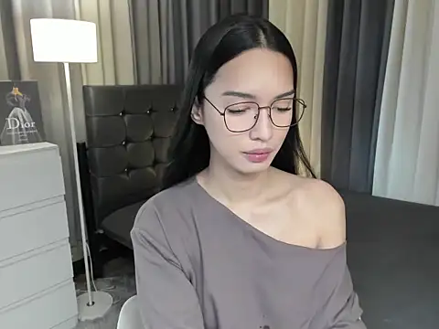 Snapshot of Blaire_Samantha chatting on December 5, 7:06 am Blaire Samantha online show from December 5, 7:06 am