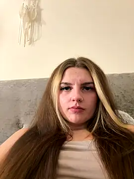 Snapshot of Summer21k chatting on November 20, 10:20 pm Summer21k online show from November 20, 10:20 pm