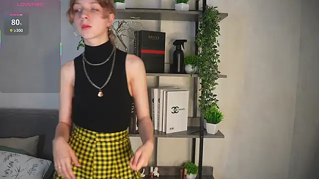 Snapshot of CameliaGlaue chatting on October 15, 11:54 am CameliaGlaue online show from October 15, 11:54 am