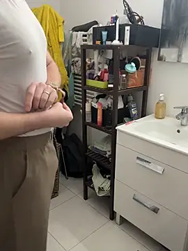 TomieSoichi online show from November 28, 6:27 am