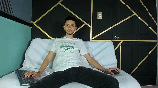 logan rogers  online show from September 24, 2:09 pm