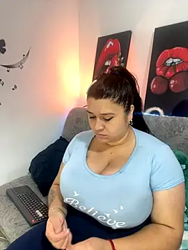 Snapshot of SafiroFer chatting on October 21, 9:04 pm SafiroFer online show from October 21, 9:04 pm