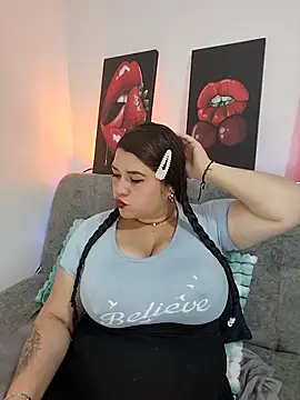 Snapshot of SafiroFer chatting on October 30, 9:04 pm SafiroFer online show from October 30, 9:04 pm