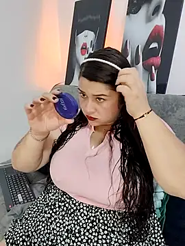 Snapshot of SafiroFer chatting on November 8, 9:13 pm SafiroFer online show from November 8, 9:13 pm