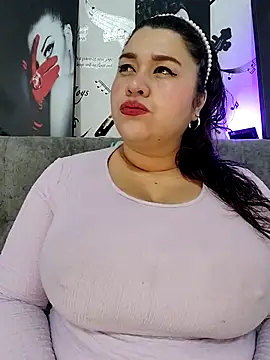 Snapshot of SafiroFer chatting on November 19, 9:15 pm SafiroFer online show from November 19, 9:15 pm