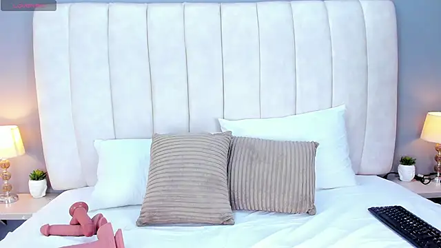 Snapshot of ScarletStarr chatting on December 2, 4:07 am ScarletStarr online show from December 2, 4:07 am