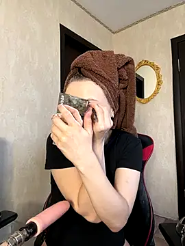 PrettyMegan online show from December 2, 11:04 am