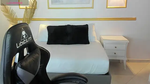 Snapshot of alice_coopperx chatting on November 25, 12:38 pm alice coopperx online show from November 25, 12:38 pm