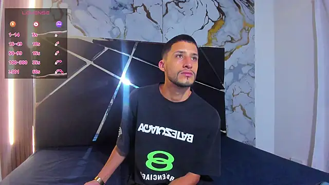 Snapshot of Akame_Draco chatting on October 17, 3:20 am Akame Draco online show from October 17, 3:20 am