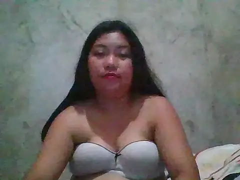 Snapshot of nikki_zapphire chatting on October 28, 1:31 am nikki zapphire online show from October 28, 1:31 am